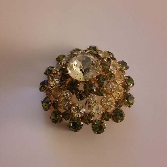Vintage Austrian Clear and Green Crystal Brooch - Picture 3 of 5